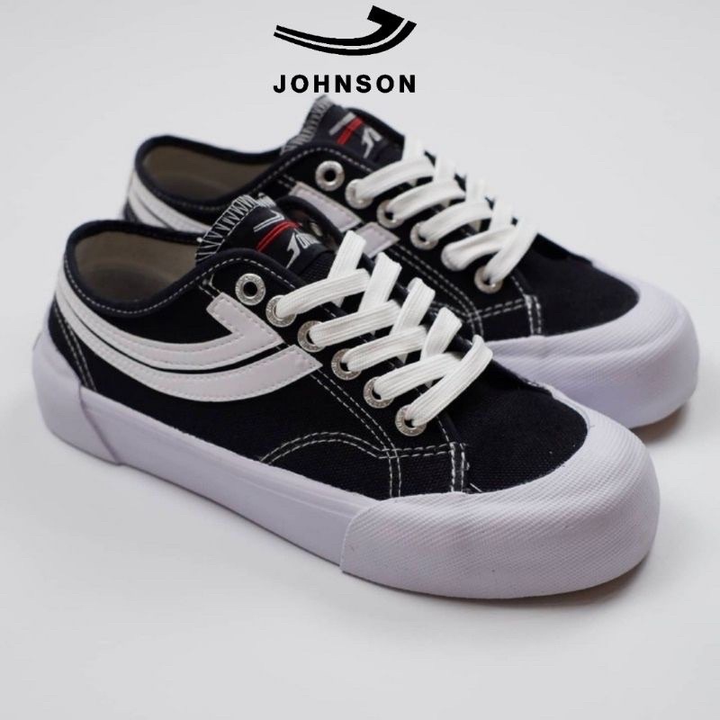 JOHNSON GALAXY PRO LOW CUT BLACK WHITE ORIGINAL - Sepatu Jonshon GP Galaxi Pro BW
