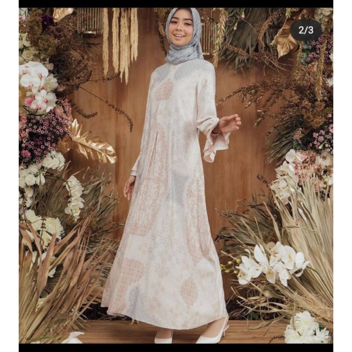 anggrek wearing klamby preloved