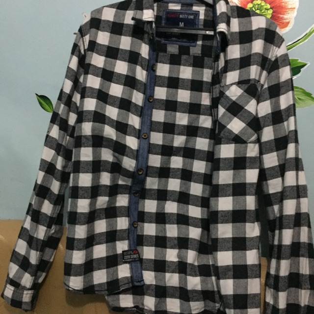 Kemeja sixtyone