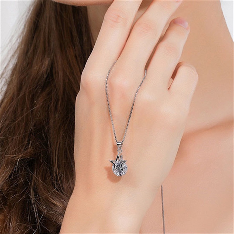 [Ready Stock]Fashion Five-Pointed Star Necklace Simple Personality Jeweled Pendant