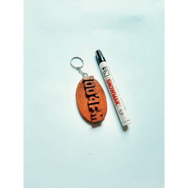 gantungan kunci custom nama dari kayu