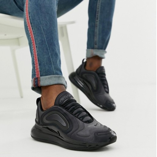 nike triple black 720