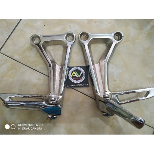 Foot Step belakang cb650