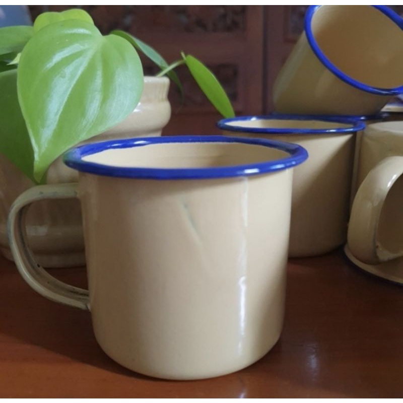 gelas mug cangkir enamel warna kunng seng kaleng jadul vintage