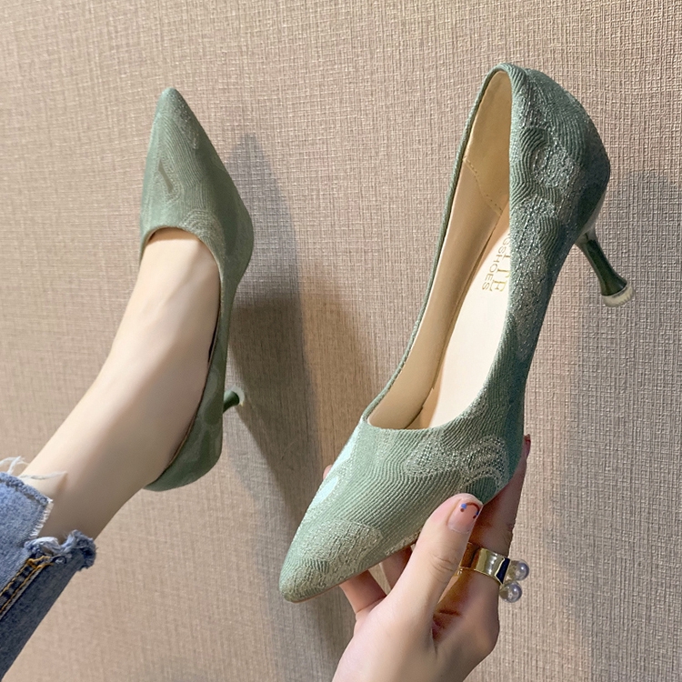 Sepatu wanita bersepatu hijau dengan sepatu hak tinggi Sepatu wanita bersepatu hijau dengan sepatu hak tinggi
