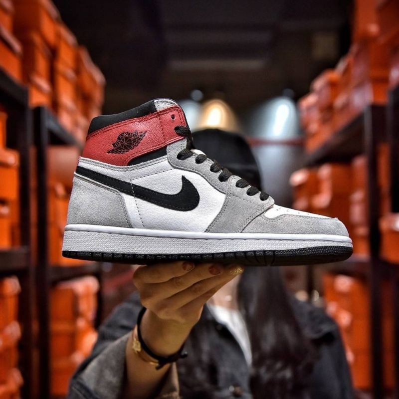 NIKE AIR JORDAN 1 RETRO HIGH LIGHT SMOKE GREY IMPORT BNIB
