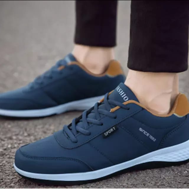 Sepatu Sneakers Import Pria Wanita Spatu Casual Kerja Sekolah Olahraga Formal terlaris