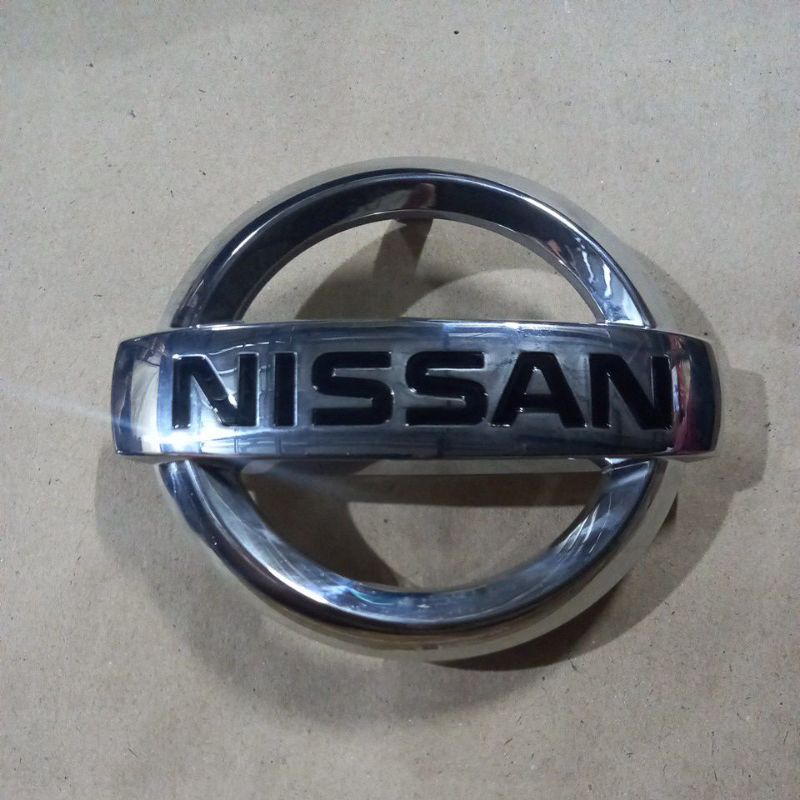Emblem Nissan Grand Livina Evalia Part