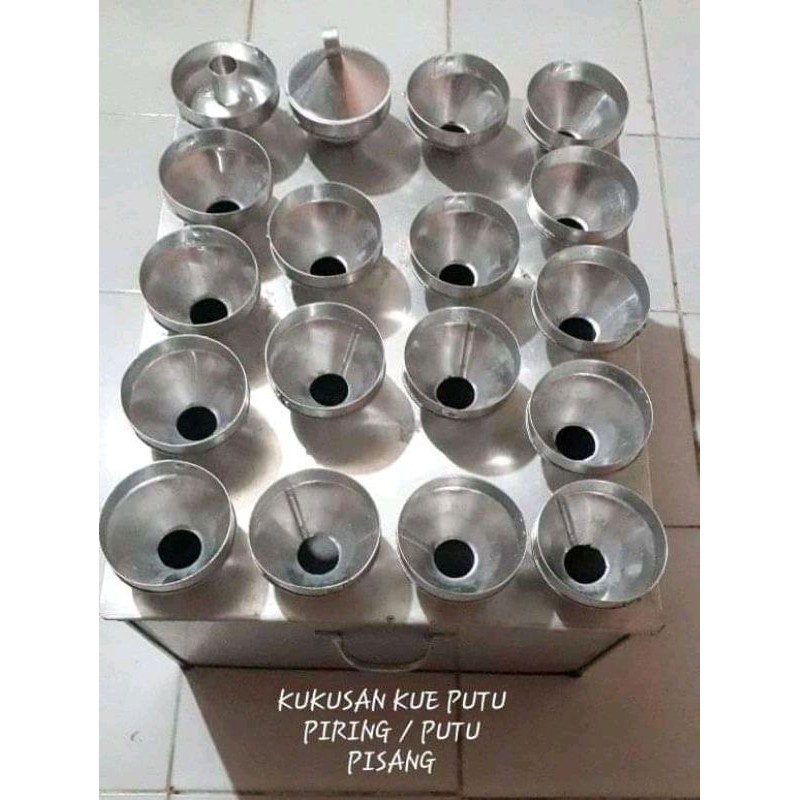 KUKUSAN DANDANG KUE PUTU PIRING KUE PUTU PISANG