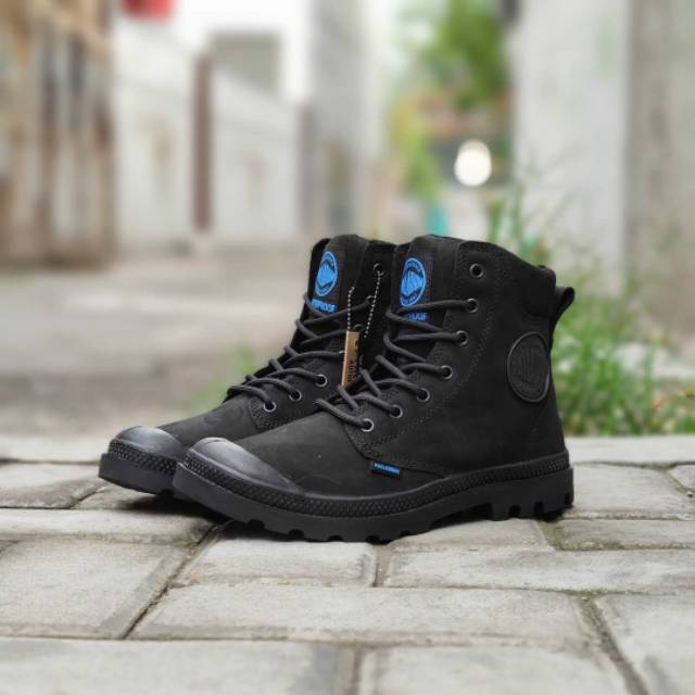 palladium pampa low cuff