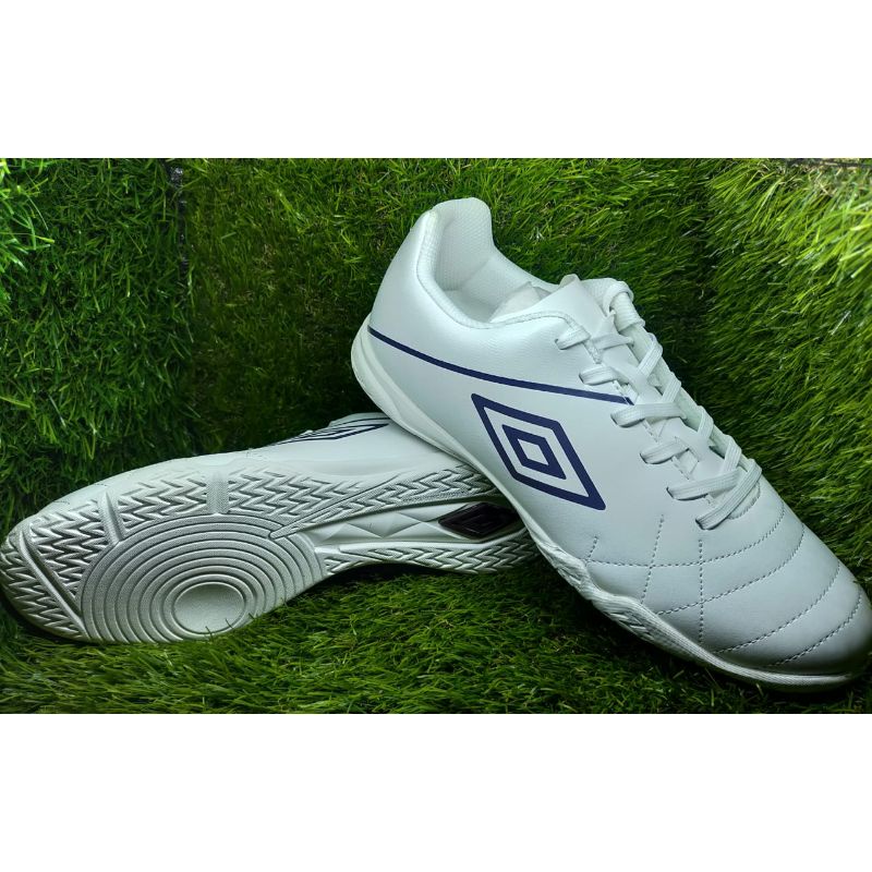 Sepatu Futsal Umbro Medusae III League IC - White