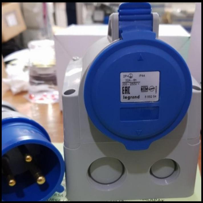 Legrand Surface Mounting 32A 3Pin Set