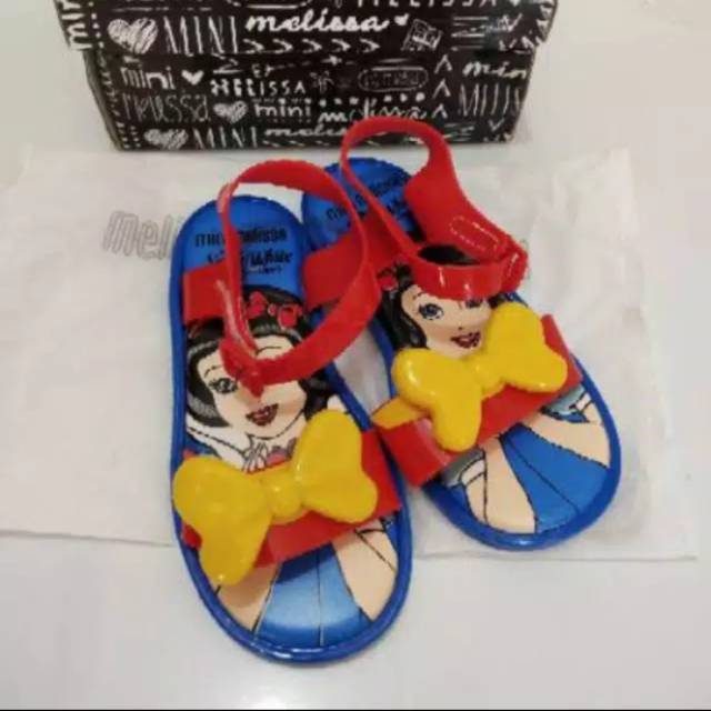 

Snow white minimel pita