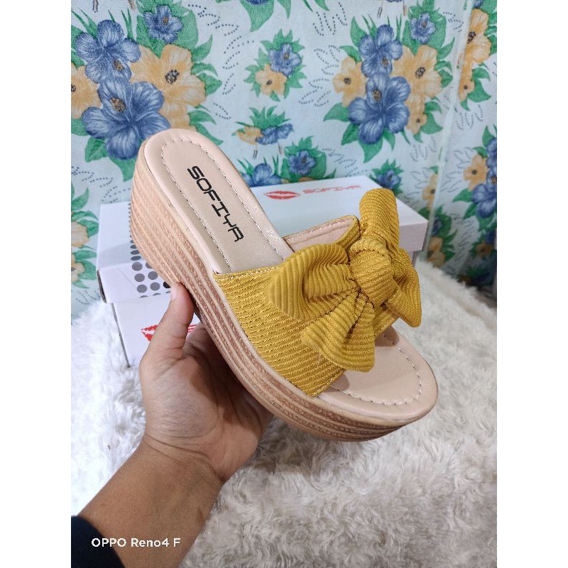 sofiya wedges pita kuning