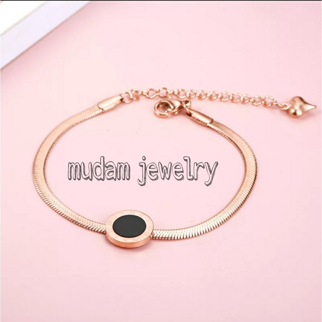 Gelang Tangan Titanium Model Rantai Belut B&lt;gr  Black Dengan Ujung Rantai Bentuk Hati