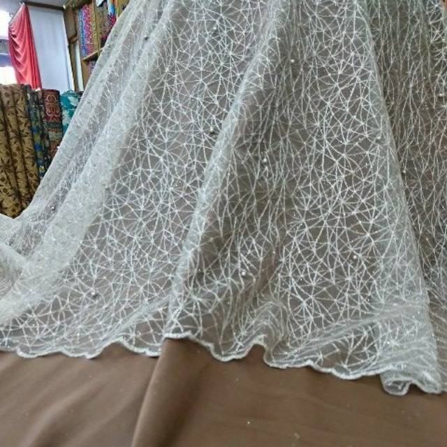 KAIN KEBAYA TULLE MUTIARA MOTIF JALA IKAN