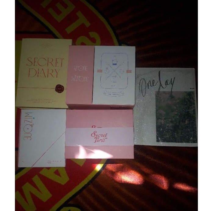 [READYSTOCK] IZ*ONE IZONE ONE DAY SECRET DIARY MEMBERSHIP WIZKIT PHOTOBOOK+BOX