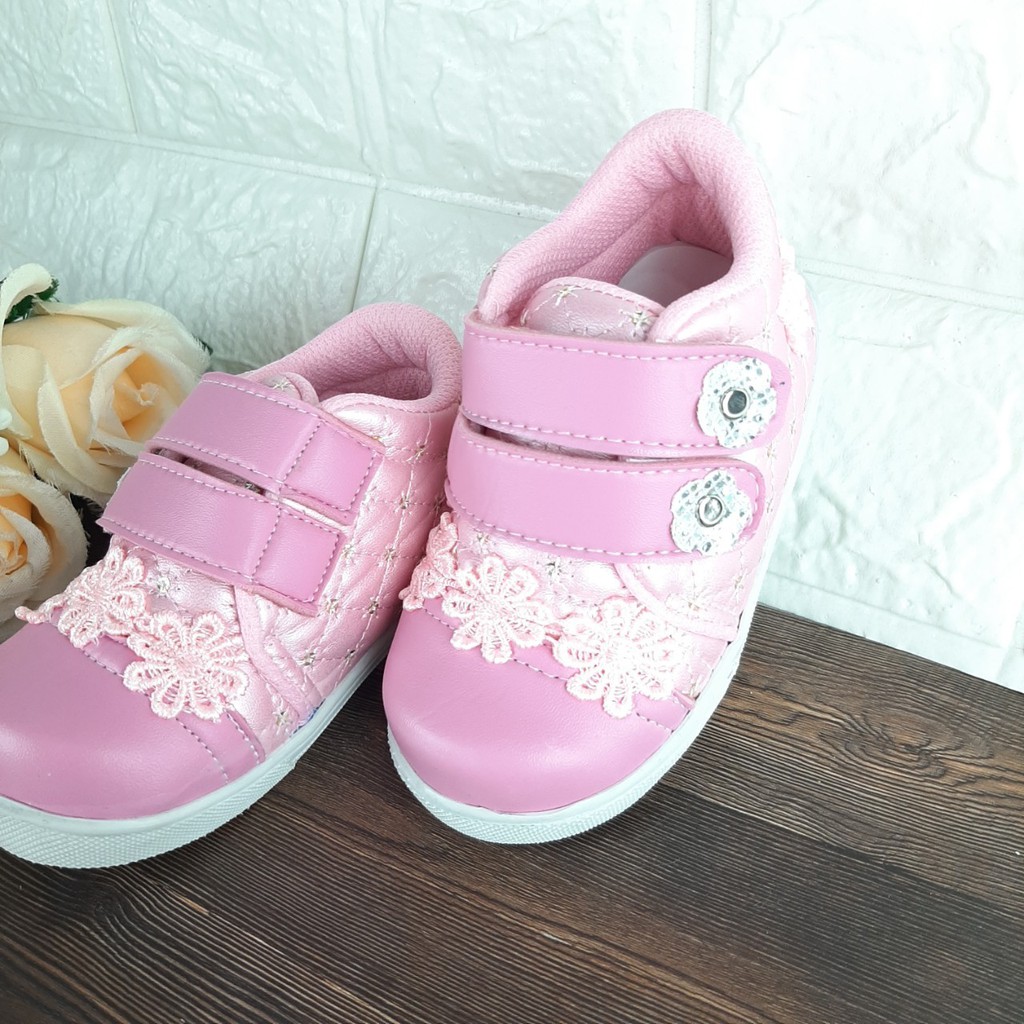 [TAMAN SEPATUKU] SEPATU TRENDY MURAH SNEAKER BUNGA PINK PUTIH PAYET LUCU ANAK PEREMPUAN 1-6 TAHUN BAX05