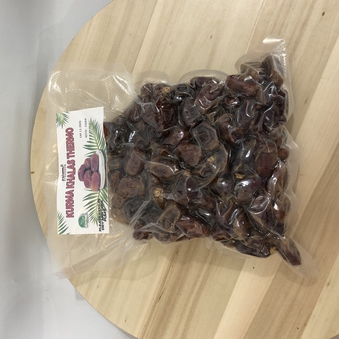 

KURMA DATE CROWN KHENAIZI 500GRAM khalas vacum / KURMA KHENAIZI / KURMA / OLEH OLEH HAJI UMROH