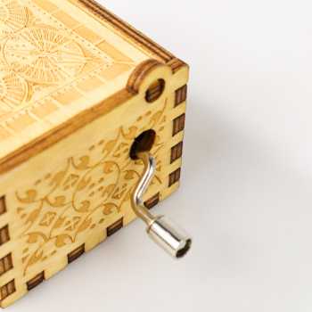 Kotak Musik Antik Engkol Tangan Kotak Mainan Musik Engkol Wooden Music Box Engraving