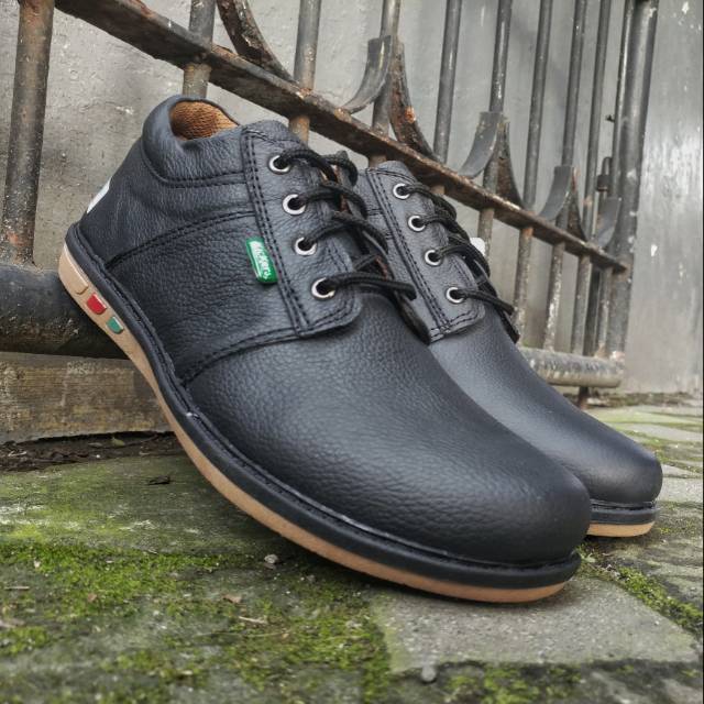 Kickers Sepatu Casual Kasual Pria Bahan Kulit Asli Model Sneakers