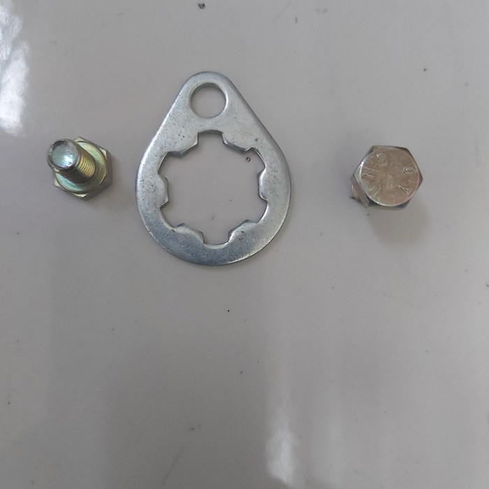 Kleman gir gear depan jupiter mx vega zr jupiter 2010 + baut