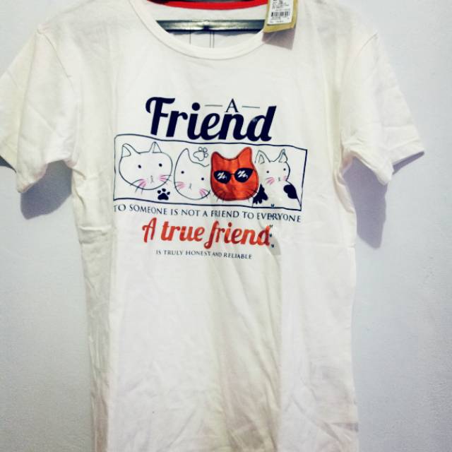 Kaos putih gambar kucing