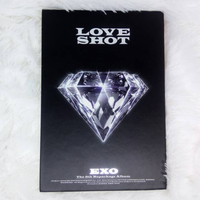 Album EXO LOVE SHOT LOVE VER. + PC EXO SEASON GREETING 2020