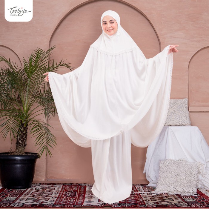 

MUKENA TAZBIYA KARINA WHITE ALLSIZE/MUKENA PUTIH DEWASA RAYON SATIN