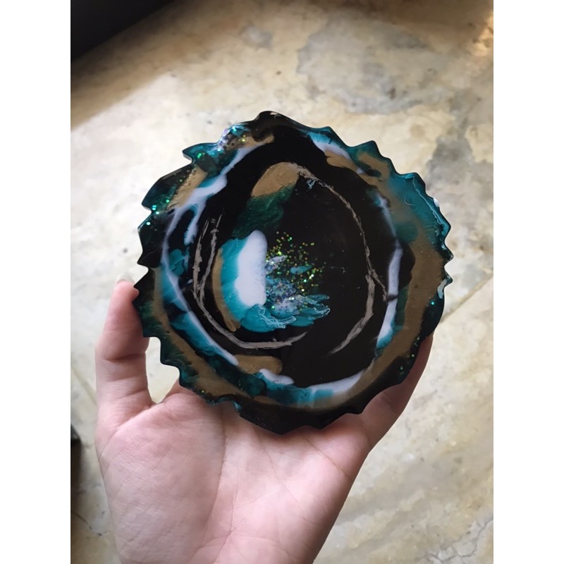 Geode coaster resin art