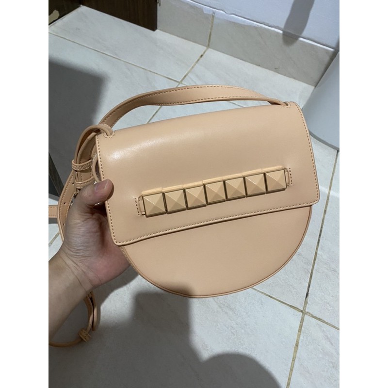 preloved tas charles n keith 100 % original asli / tas branded wanita