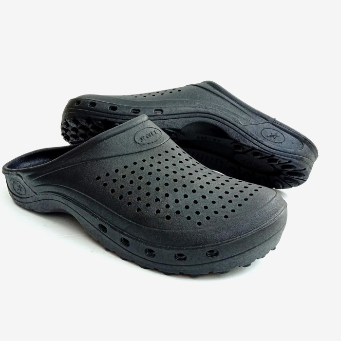 PROMO SEPATU SANDAL BUSTONG PRIA FULL KARET FULL HITAM ANTI AIR MERK ATT ORIGINAL AB560