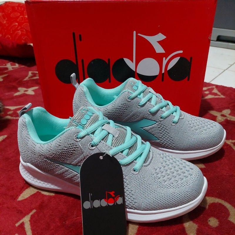 READY SEPATU DIADORA ATRI size 37