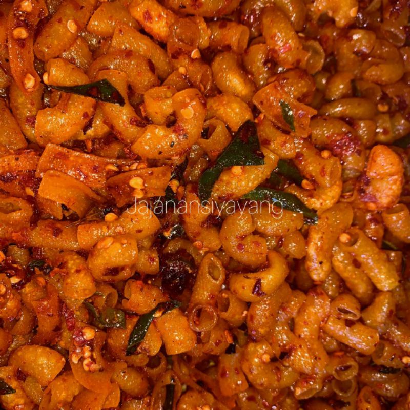 

MAKARONI 1KG PEDAS CIKRUH DAUN JERUK GURIH /KERIPIK KERUPUK MAKRONI BANTAT/JAJANAN BANDUNG/CEMILAN KRIUK