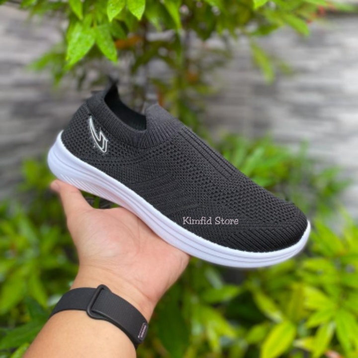 Sepatu slio on rajut wanita new era winny hitam