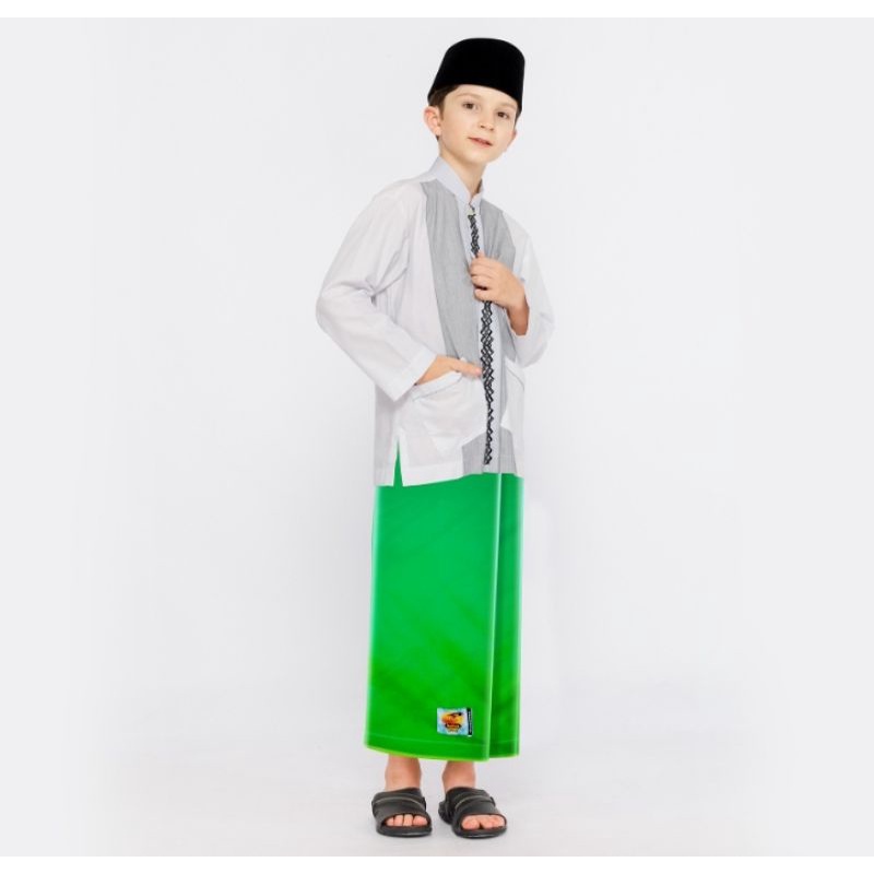 Sarung Atlas junior 425 Es lilin warna polos hijau tua