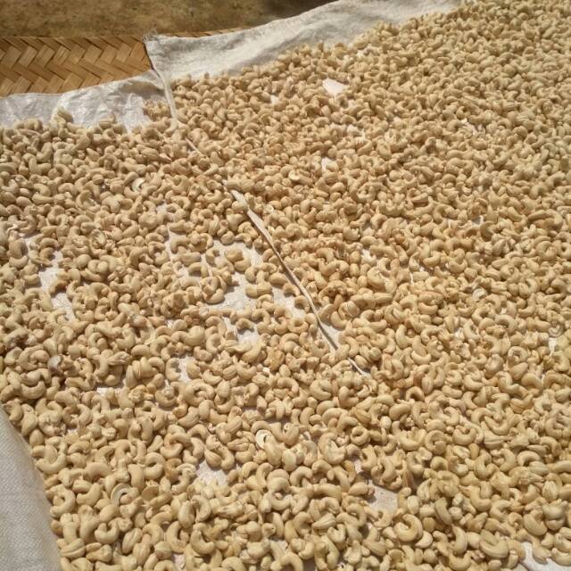 

Metenya Bos kacang mete mentah 1kg