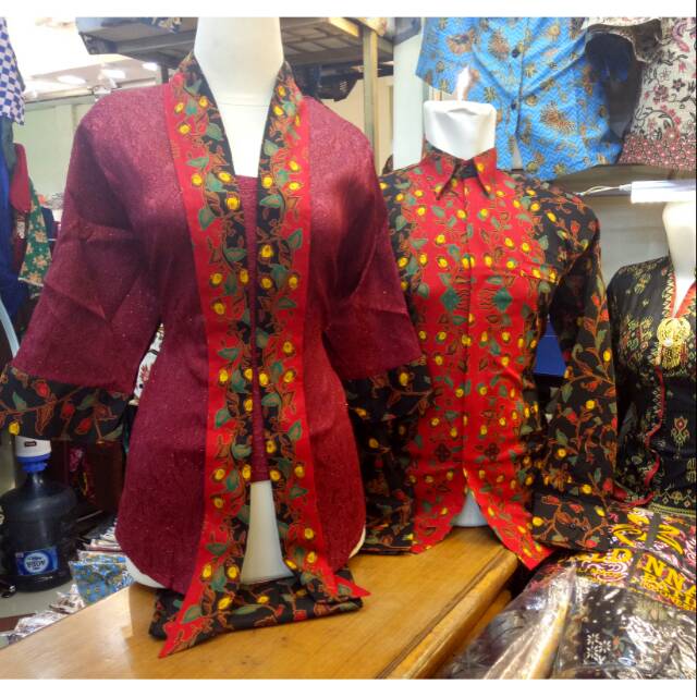 Batik pasangan putu baru