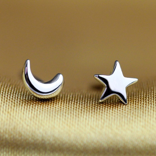 Hu Hu Hu Hu Hu Alat Bantu Pasang Kacamata♡ 1 Pasang Anting Tusuk Asimetris Bentuk Bulan / Bintang Lapis Silver Untuk Wanita