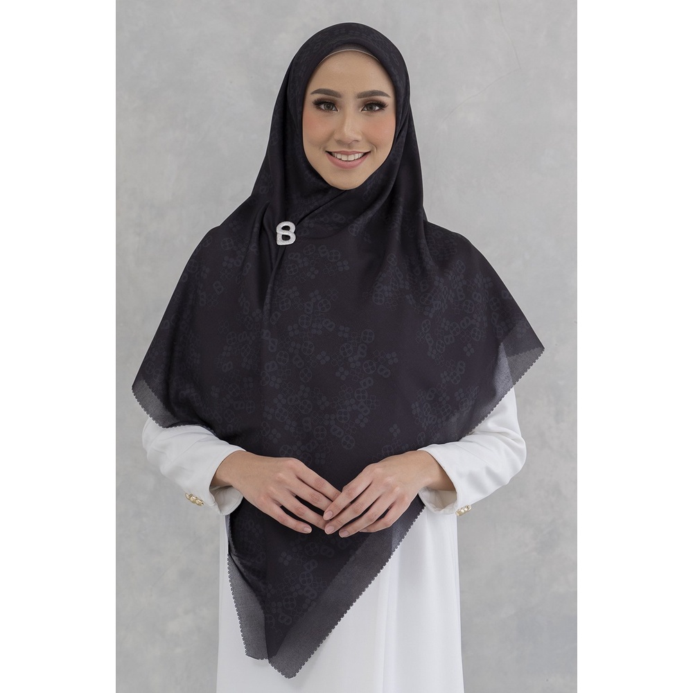 MONOGRAM SCRAMBLE TRUFFLE XL VOAL SQUARE