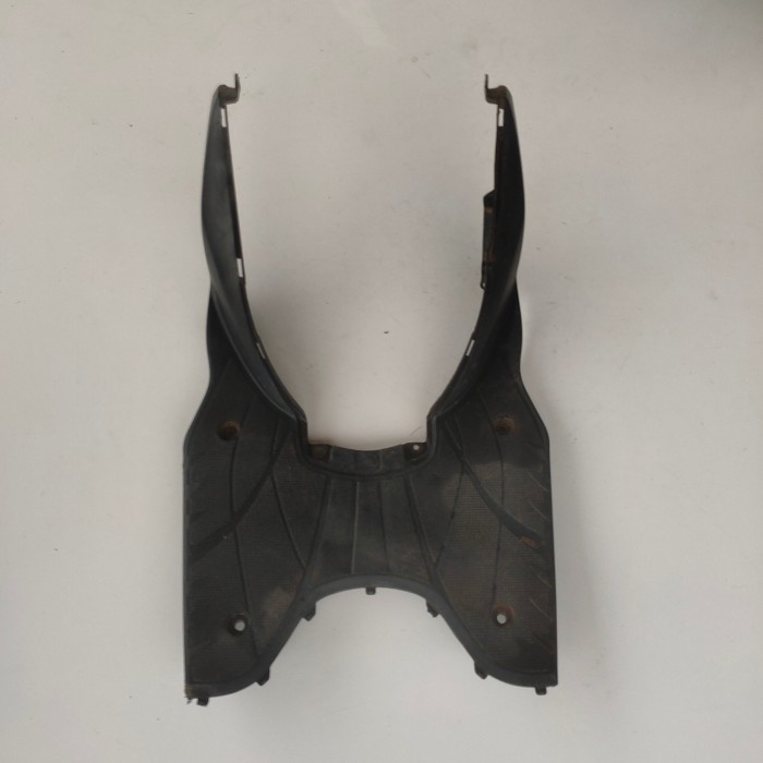 cover pijakan kaki spin 125 . injakan kaki spin 125 original