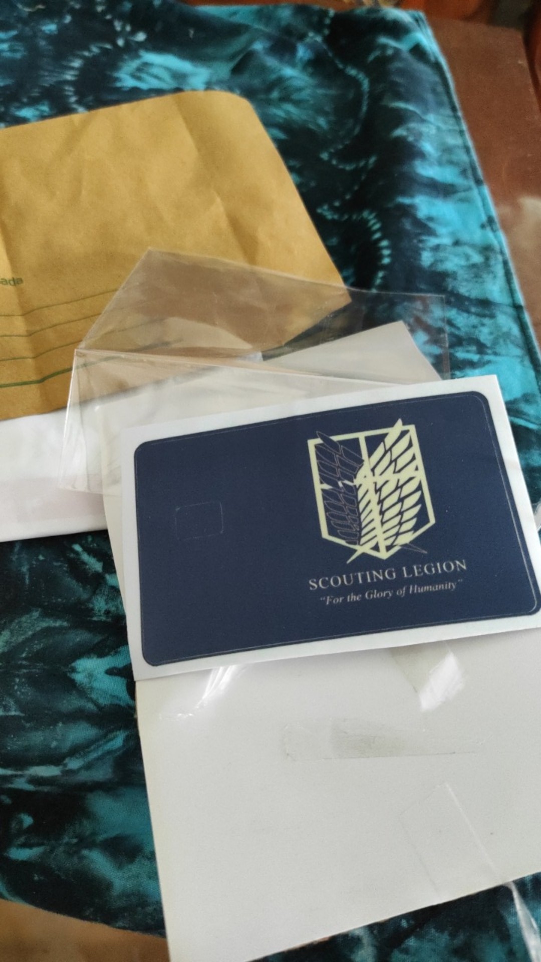 Sticker Pelindung Kartu Skin Card Atm Sim Ktp E-money Stiker Motif Attack On Titan Anti Gores