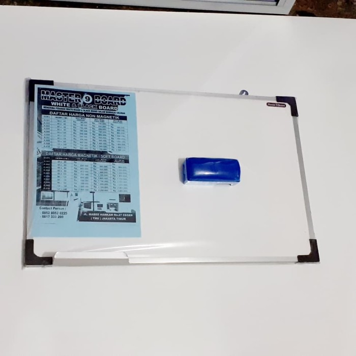 

Papan Tulis Gantung 60 × 40 Cm