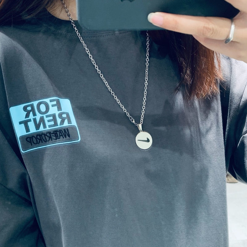 Kalung Liontin Bentuk Bulat Bahan Stainless Steel Gaya Hip Hop Untuk Pasangan