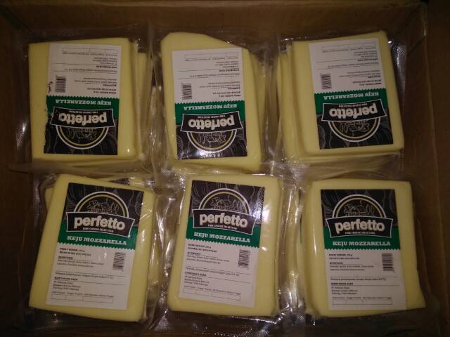 

Keju Mozarella Mozzarella Mozarela Mozzarela PERFETTO 250gram