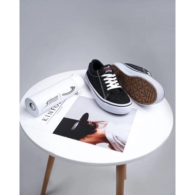SEPATU JOHNSON - AEGIS - SEPATU SEKOLAH - LOW CUT ORIGINAL 100% - jhonson - jonson