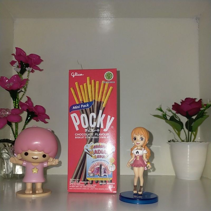 

POCKY MINI COKLAT DAN STRAWBERRY 22GR