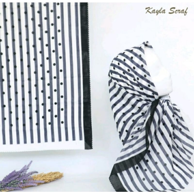 HIJAB SEGI EMPAT VOAL MOTIF DEENAY KW POLCADOT TERBARU_Hitam