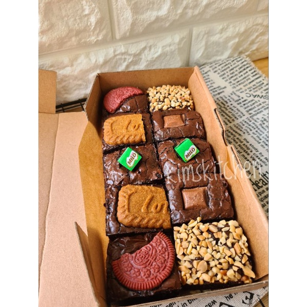 

BROWNIES SKAT/BROWNIES PANGGANG/FUDGY BROWNIES/BROWNIES KIMKITCHEN/HAMPERS FUDGY BROWNIES/