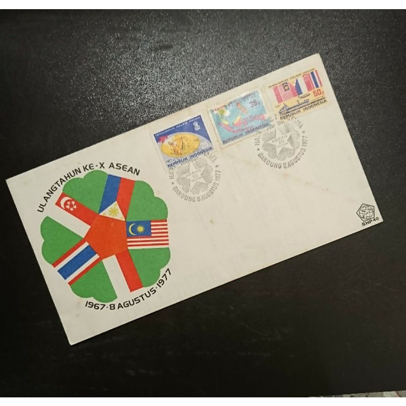 

Sampul Hari Pertama Prangko Perangko Indonesia seri Ulang Tahun Asean Ke X Tahun 197